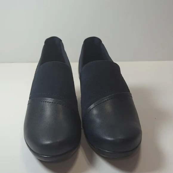 Clarks Navy Blue Women's Slip On Shoes Size 7.5 - Picture 3 of 12
